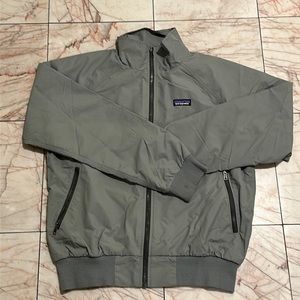 Patagonia Men’s Lightweight Windbreaker Jacket (size medium)